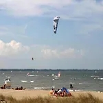 Moderne In In Strandnaehe Apartamento Klutz