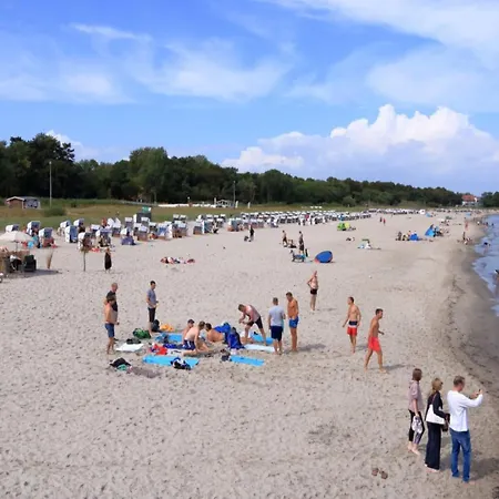 Moderne In In Strandnaehe Apartamento Klutz
