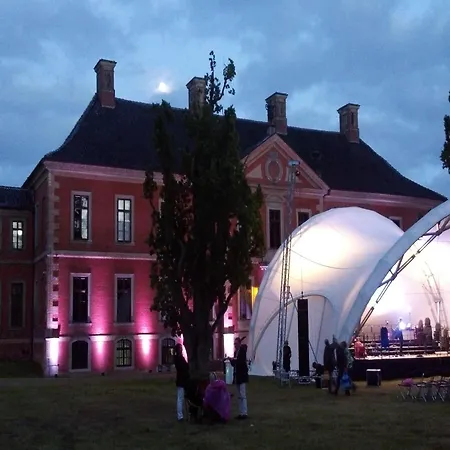 Moderne In In Strandnaehe